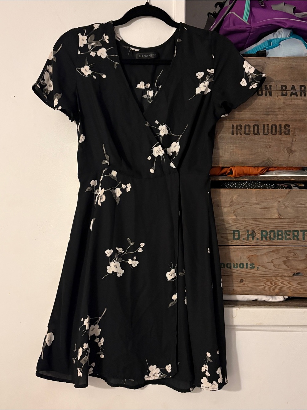 Dynamite Black Floral Wrap Short Sleeve Mini Dress Size Small - Picture 1 of 5